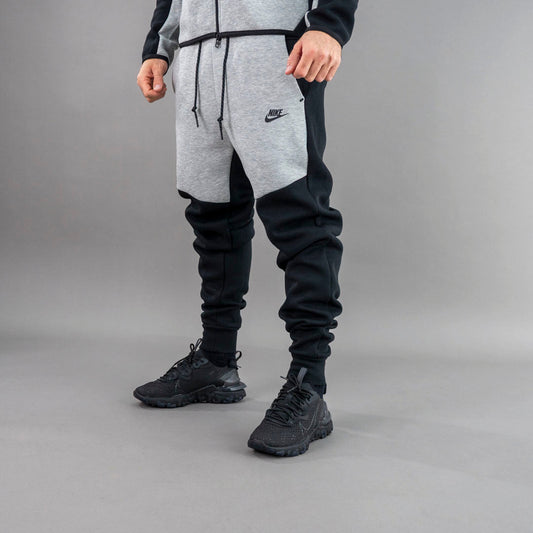 Nike Tech Pant