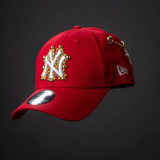 custom cap new era borchie oro esterne