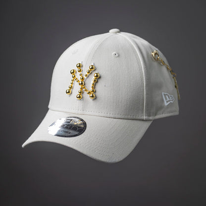 custom cap new era logo coperto borchie