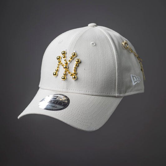 custom cap new era logo coperto borchie