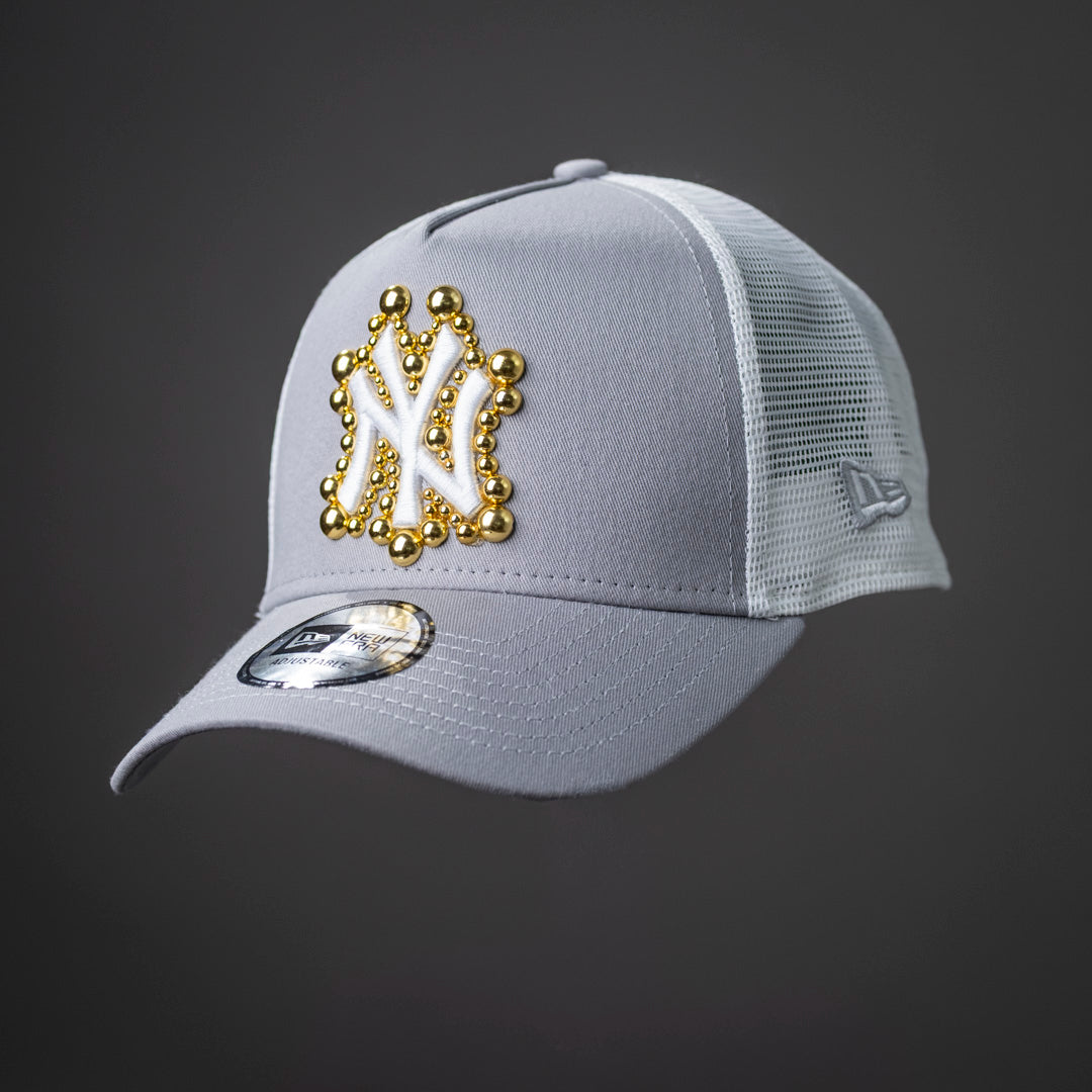 custom cap borchie oro esterne con rete