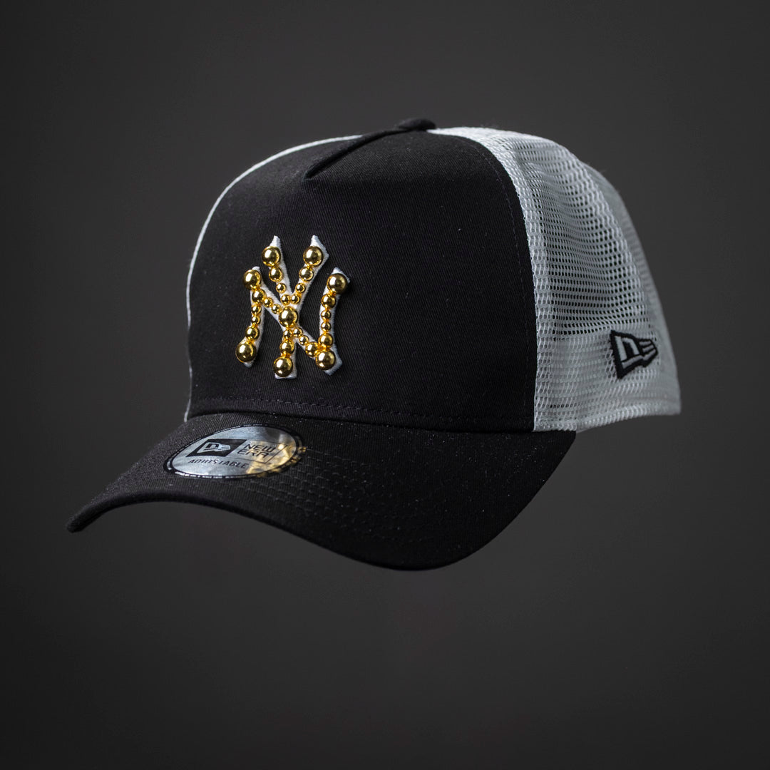 custom cap logo coperto borchie con rete